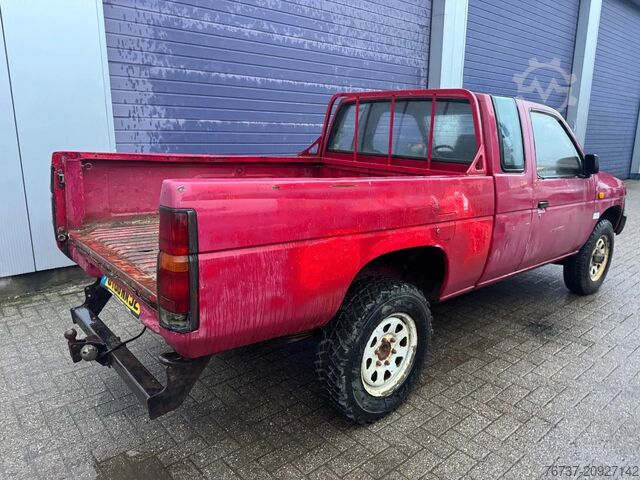 Off-road vehicle Nissan KING CAB **4X4-2500DIESEL**