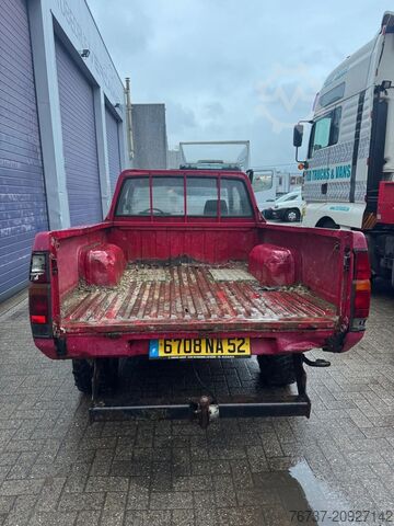 Off-road vehicle Nissan KING CAB **4X4-2500DIESEL**