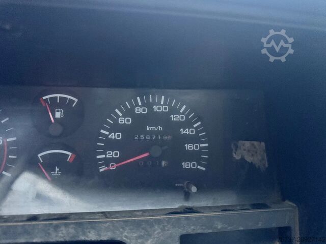 Off-road vehicle Nissan KING CAB **4X4-2500DIESEL**