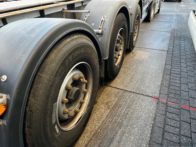 Container transport Renders Euro 800 3DFCST 45FT / 1x Lift Axle / 2x Extend...