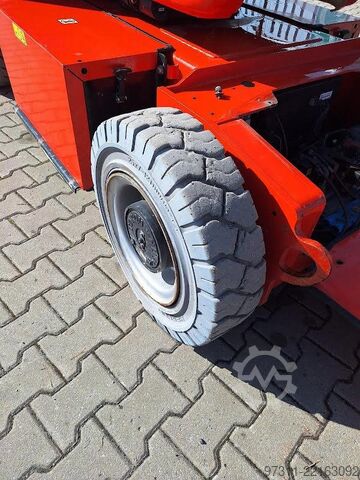 Articulated boom lift JLG E400AJPN