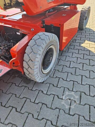 Articulated boom lift JLG E400AJPN