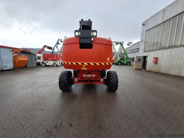 Telescopic boom lift JLG 660SJ