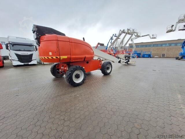 Telescopic boom lift JLG 660SJ