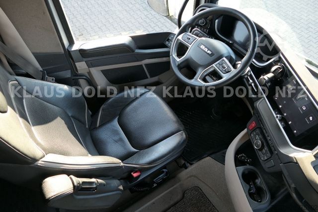 Standard tractor unit DAF XG 530 Retarder Standklima Liftachse Euro 6