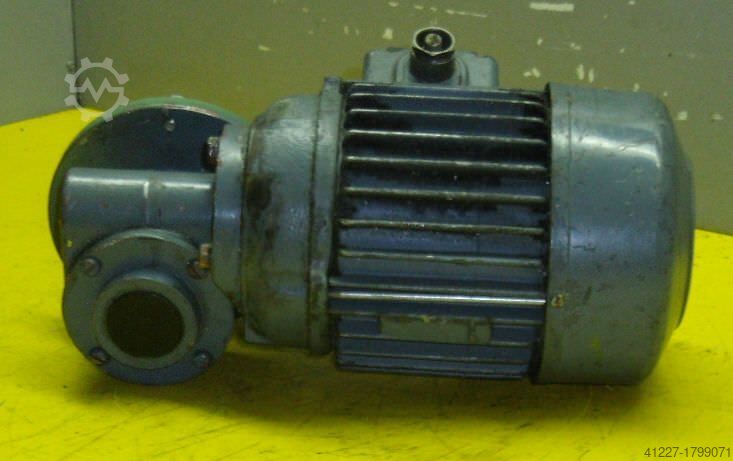 Geared motor 0.18 kW 683 rpm CB RF0,18/4-7R