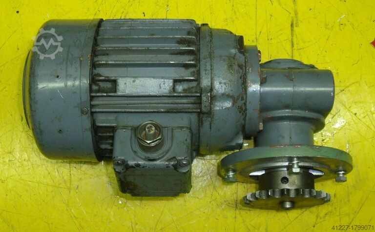 Geared motor 0.18 kW 683 rpm CB RF0,18/4-7R