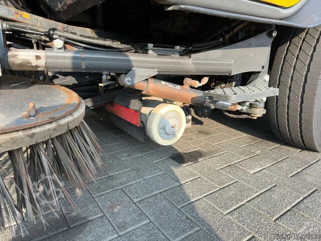 Sweeper Johnston CX400 SWEEPING TRUCK/ KEHRMASCHINE/VEEGWAGEN/FA...