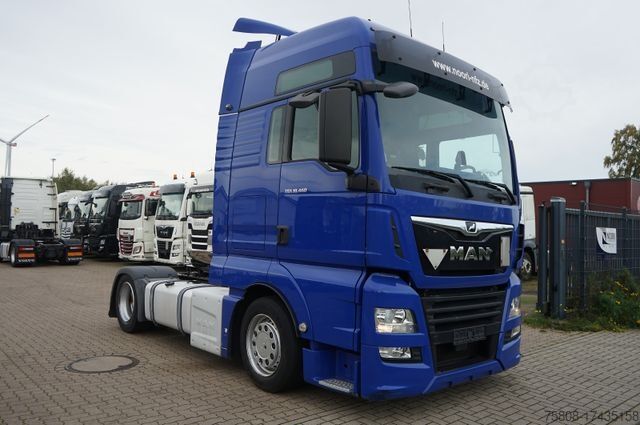 Volume tractor unit MAN 18.460 4x2 XLOW Verstellbare Kupplung XXL ACC