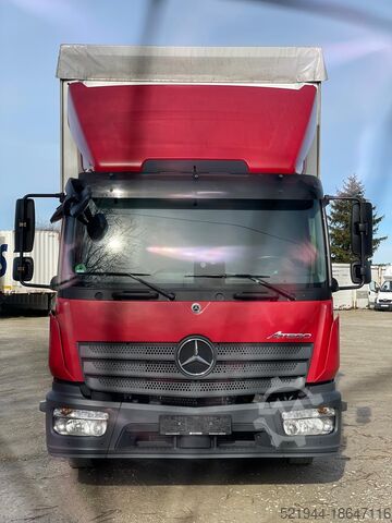 Truck with box body Mercedes-Benz Atego 824 Plane Volumenzug Jumbo