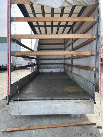 Truck with box body Mercedes-Benz Atego 824 Plane Volumenzug Jumbo