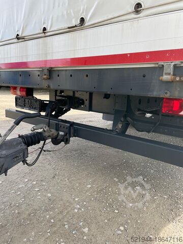 Truck with box body Mercedes-Benz Atego 824 Plane Volumenzug Jumbo