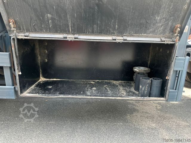 Silo semitrailer SPITZER SF2753 Futtersilo 7Kammer 8xDomdeckel Lenkachse