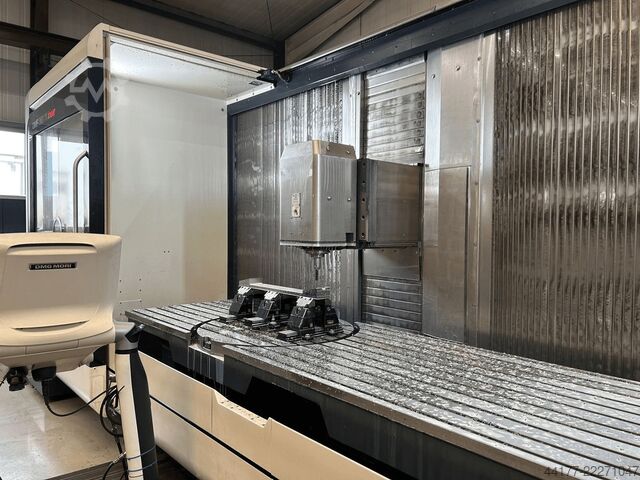 Universal Bearbeitungszentrum DMG MORI DMF 360 / 11 linear