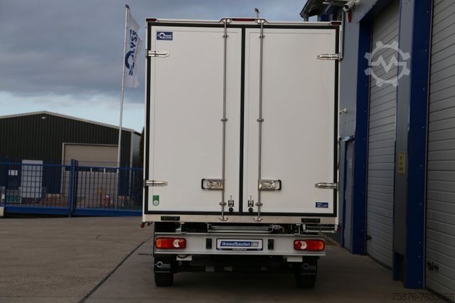 Transporter mit Koffer OPEL Movano Koffer 410 x 210 x 230 cm