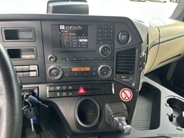 Standard tractor Mercedes-Benz Actros 1840 LS Streamspace / 482 dkm / Full Spo...