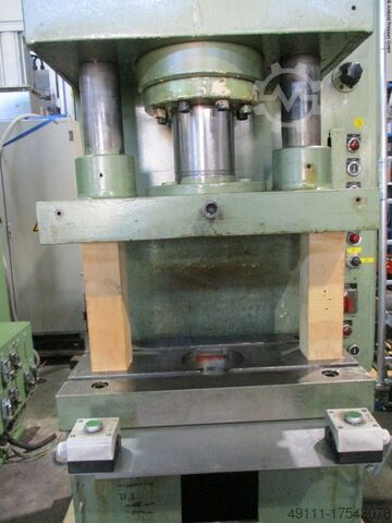 Single Column Press - Hydraulic IWK HEP 40