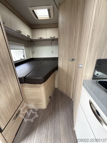 Teilintegriertes Wohnmobil Fiat Ducato Weinsberg Carasuite|  Cambio manuale | Completamente accessoriato