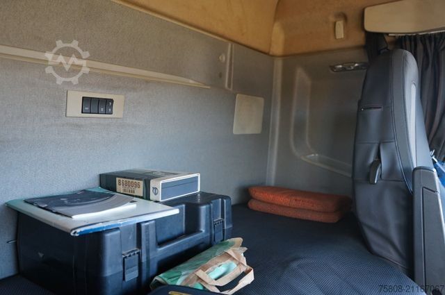 Kipper LKW VOLVO FH460 Getreidekipper Lenk Staplerhalterung