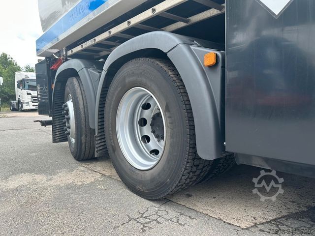 LKW mit Tankaufbau MAN TGM 26.320 Rohr 21.000L Oben/unten Funk Lenk