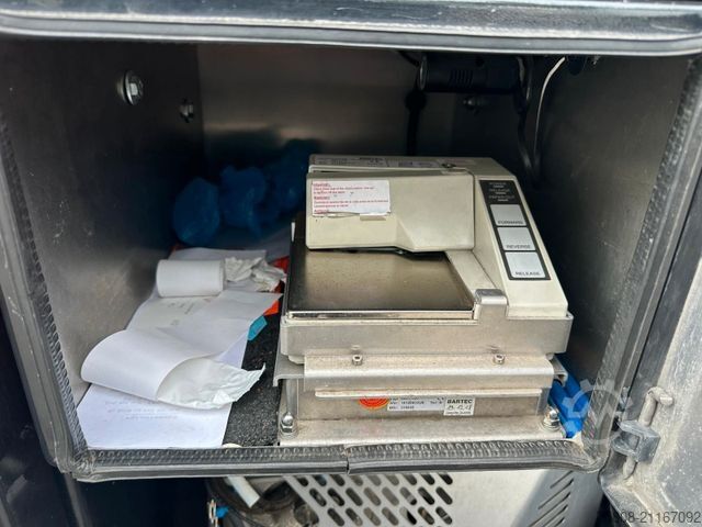 LKW mit Tankaufbau MAN TGM 26.320 Rohr 21.000L Oben/unten Funk Lenk