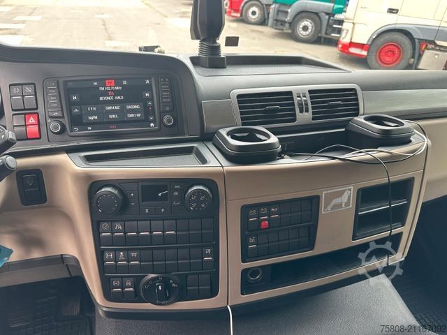 LKW mit Tankaufbau MAN TGM 26.320 Rohr 21.000L Oben/unten Funk Lenk