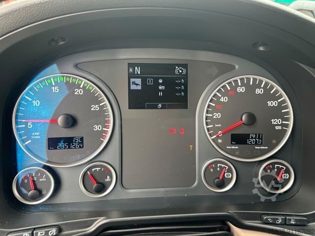 LKW mit Tankaufbau MAN TGM 26.320 Rohr 21.000L Oben/unten Funk Lenk