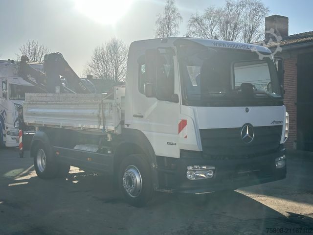 Kipper LKW MERCEDES-BENZ Atego 1224 Kipper Kran Hiab XS 077 AHK Klima