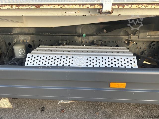 Kipper LKW MERCEDES-BENZ Atego 1224 Kipper Kran Hiab XS 077 AHK Klima