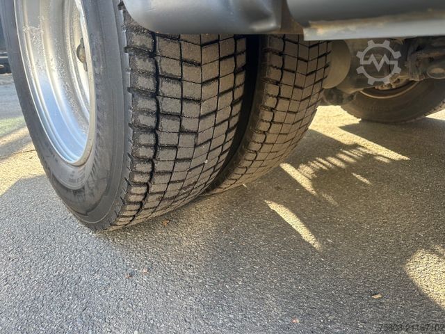 Kipper LKW MERCEDES-BENZ Atego 1224 Kipper Kran Hiab XS 077 AHK Klima