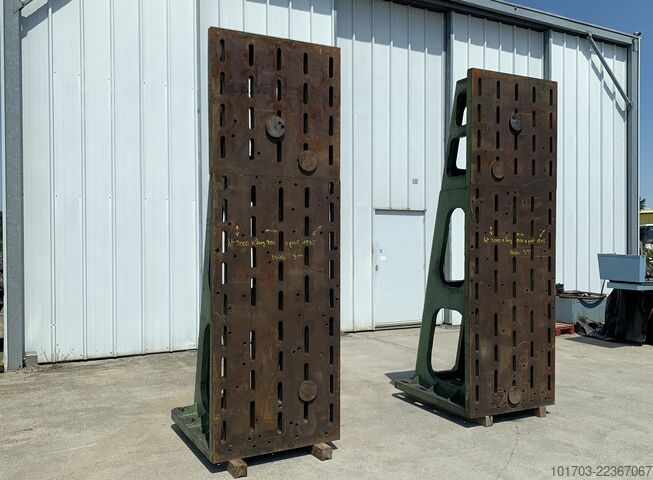 Pair of cast iron angle plates Paire d'équerres en fonte 3000 x 1000 x 1245 mm