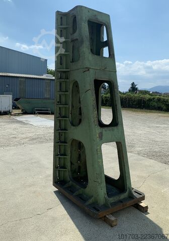 Pair of cast iron angle plates Paire d'équerres en fonte 3000 x 1000 x 1245 mm