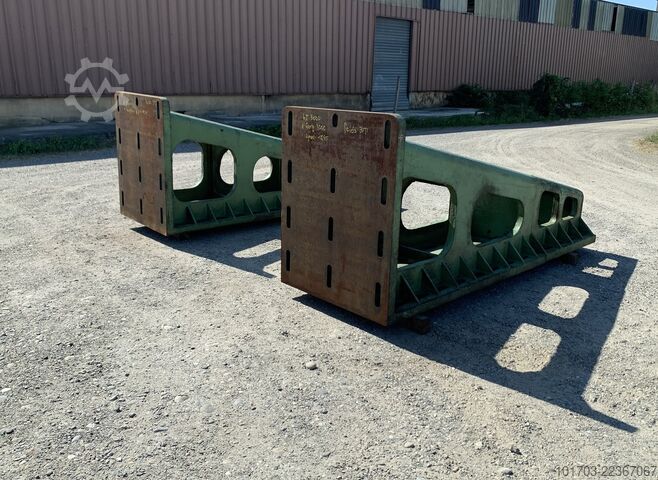 Pair of cast iron angle plates Paire d'équerres en fonte 3000 x 1000 x 1245 mm