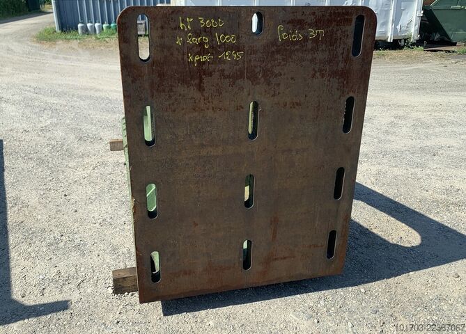 Pair of cast iron angle plates Paire d'équerres en fonte 3000 x 1000 x 1245 mm