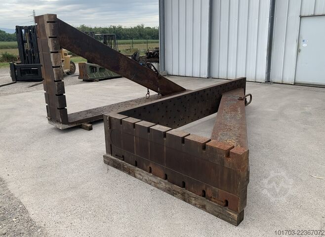 Pair of cast iron angle plates Equerres de bridage en fonte 4000 x 2000 x 575 mm