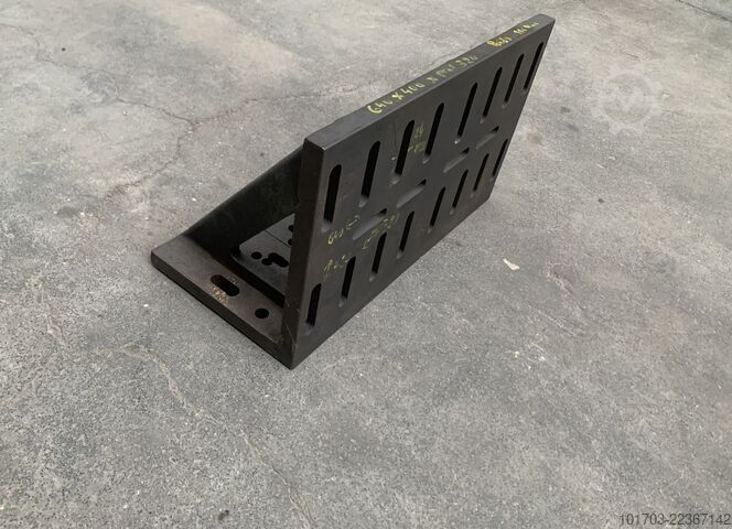 Cast iron bracket Equerre en fonte 640 x 400 x 320 mm