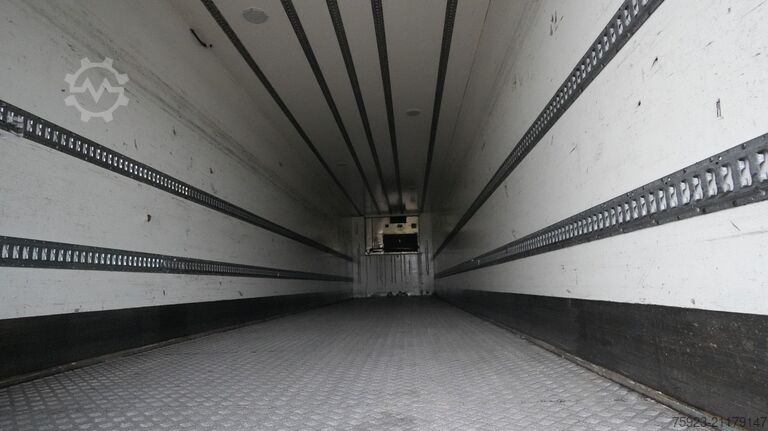 Kühl-/Tiefkühltransport H.T.F. Refrigerated trailer