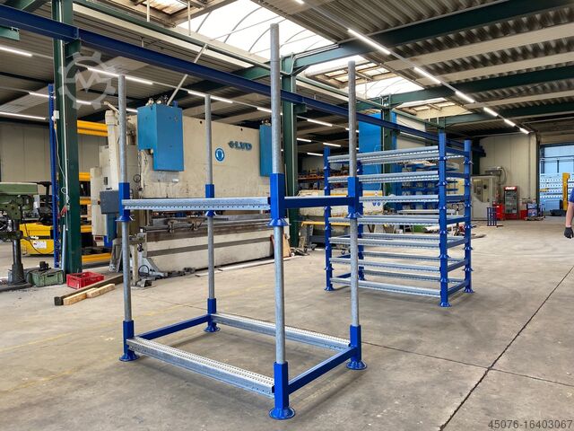 Transport/stanchion/rack racks  