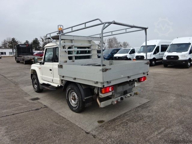Pick-up van IVECO Massif 145PS 4x4 AHK-luftgebremst