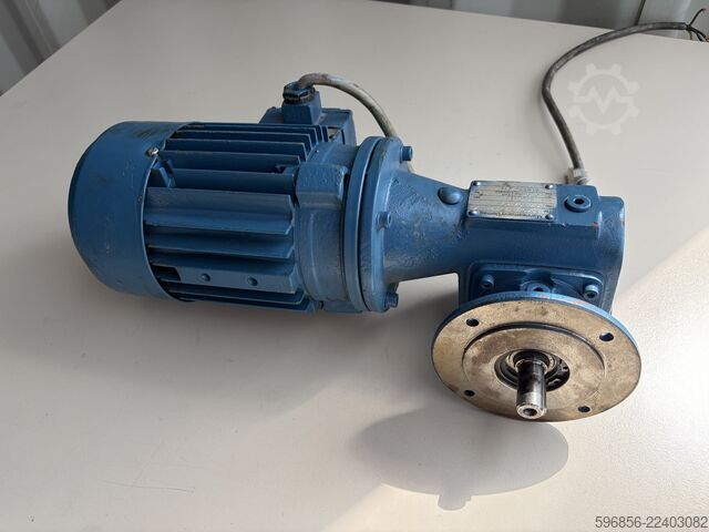  Mannesmann Demag UMF71BX-6-7 S040-B5 0,25 kW 64 obr./min i=14 Mannesmann Demag UMF71BX-6-7 S040-B5 0,25 kW 64 obr./min i=14