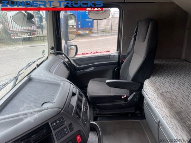 Standard-SZM DAF XF440 SPACECAB