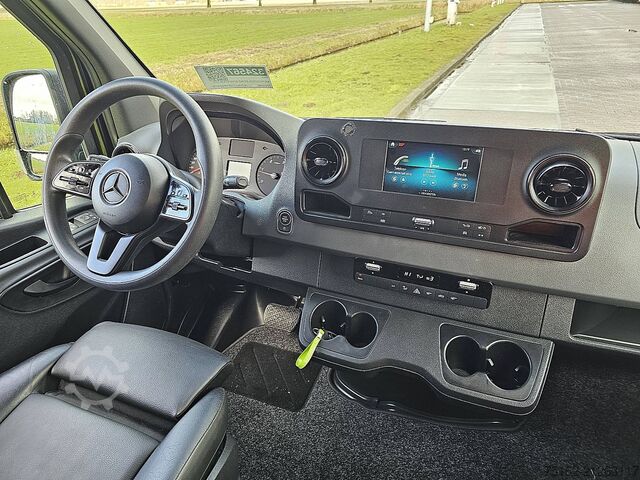 Passenger transportation MERCEDES-BENZ SPRINTER 314 L3H2 9-Pers 2x Airco
