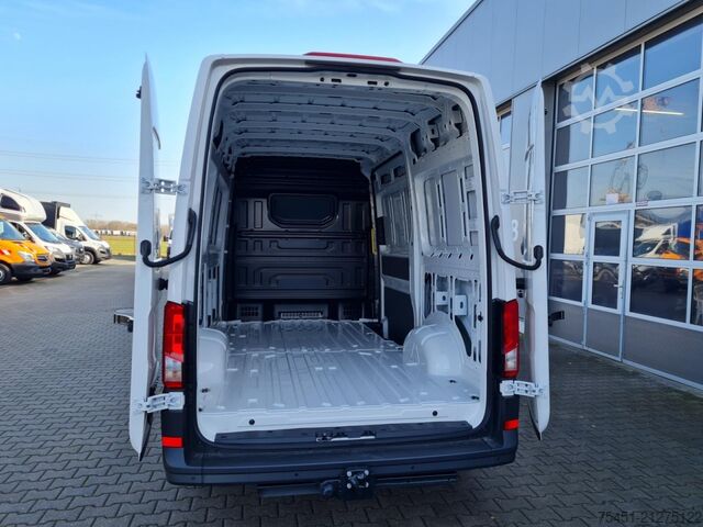 High top van VW Crafter 35 Kasten MR L3H3 AG 4MOTION AHK LED PDC