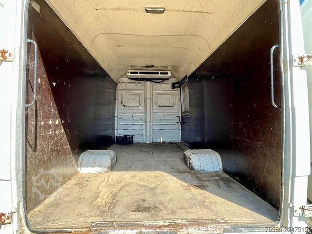 Panel van Mercedes-Benz Vario 812 D manual pomp, cooler THERMOKING