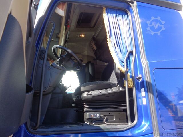 LKW mit Getränkeaufbau MERCEDES-BENZ Actros 2542 L 7,3 M Schwenkwand LBW Heizung