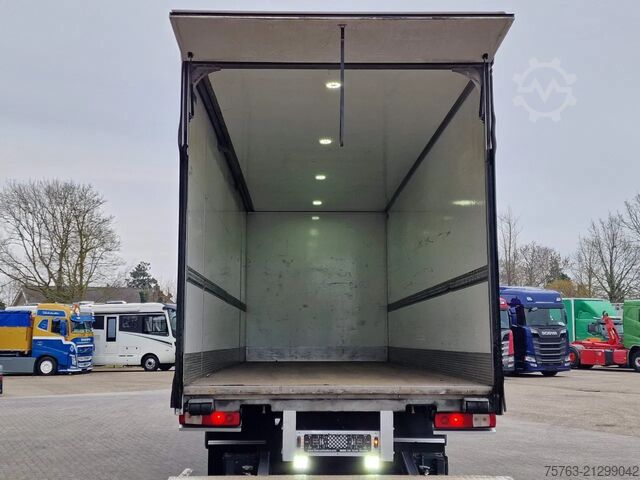 Suitcase Renault D 320 4x2 - Box with sidedoors - Zepro loadlift...