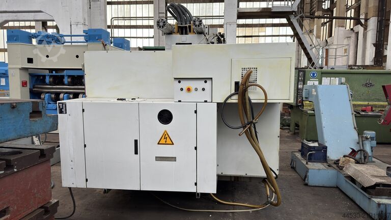 Vertical machining center MIKRON VC1000