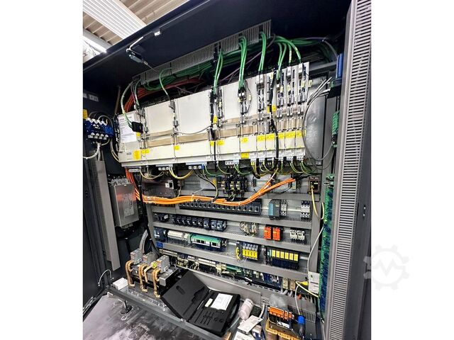 Vertikales Bearbeitungszentrum Chiron Mill 2000 high speed plus