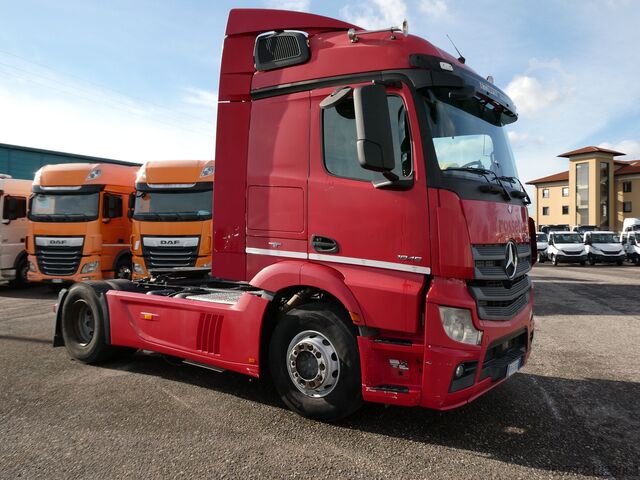 Heavy-duty truck MERCEDES ACTROS 1845