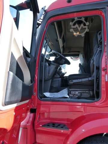 Heavy-duty truck MERCEDES ACTROS 1845